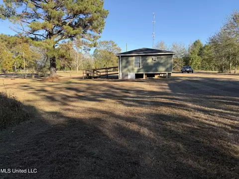 Exterior - 130 Jones Rd, Lucedale, MS 39452 photo 3 of 6