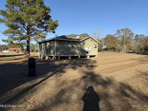 Exterior - 130 Jones Rd, Lucedale, MS 39452 photo 4 of 6