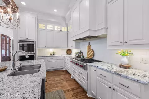 Kitchen - 106 Edgewood Dr, Madison, MS 39110 photo 5 of 9