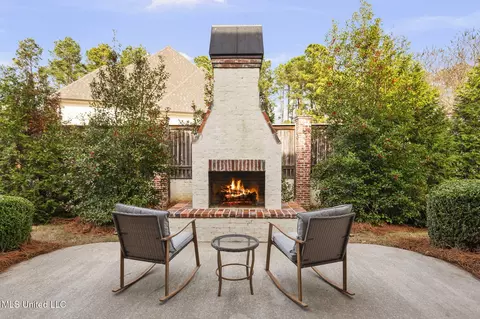 Exterior - 106 Edgewood Dr, Madison, MS 39110 photo 5 of 17
