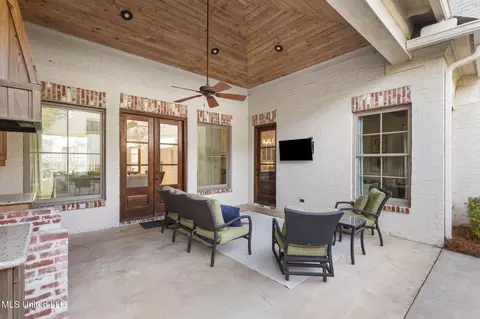 Exterior - 106 Edgewood Dr, Madison, MS 39110 photo 4 of 17