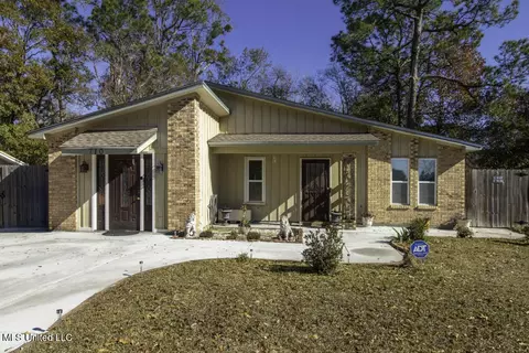 710 Beverly Dr, Gulfport, MS 39503