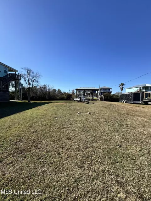 11176 Tahiti St, Bay Saint Louis, MS 39520