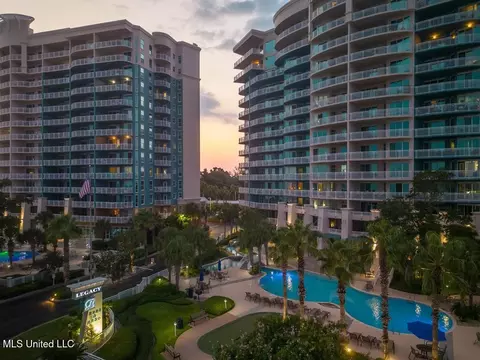 2230 Beach Dr #1103, Gulfport, MS 39507