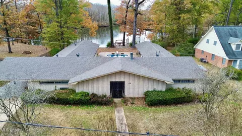 5018 Riverwood Cir, Jackson, MS 39211 photo 3