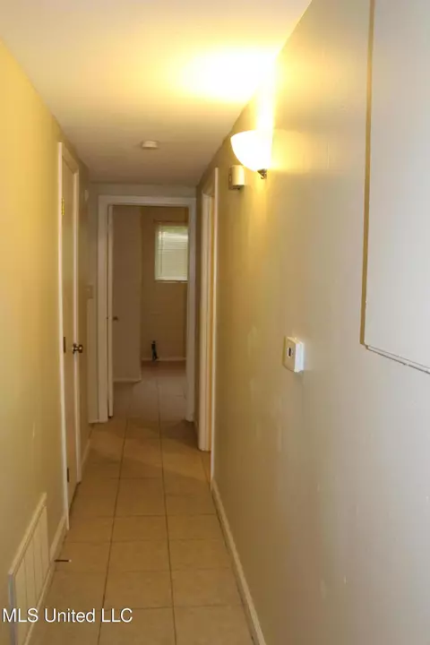 111 Chatham Cir, Jackson, MS 39206 photo 18