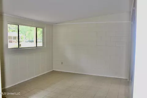 111 Chatham Cir, Jackson, MS 39206 photo 5