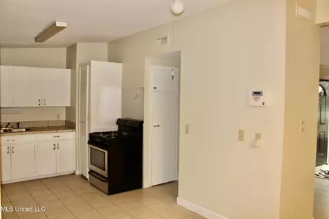 111 Chatham Cir, Jackson, MS 39206 photo 7