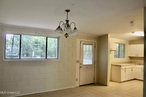 111 Chatham Cir, Jackson, MS 39206 photo 10