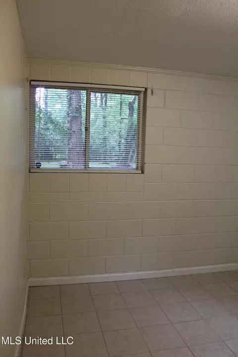 111 Chatham Cir, Jackson, MS 39206 photo 12