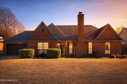 7370 Fox Glen Dr, Olive Branch, MS 38654