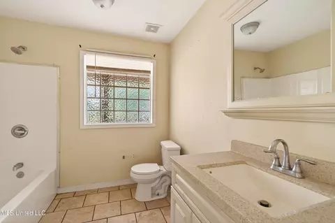 Bath - 3718 Howze St, Moss Point, MS 39563 photo 1 of 1