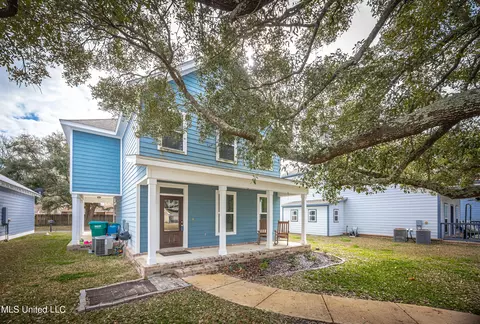 16 Sweetgrass Ln, Ocean Springs, MS 39564
