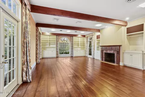 Living - 2060 Sheffield Dr, Jackson, MS 39211 photo 1 of 5