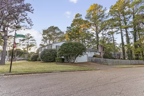 Exterior - 2060 Sheffield Dr, Jackson, MS 39211 photo 4 of 4