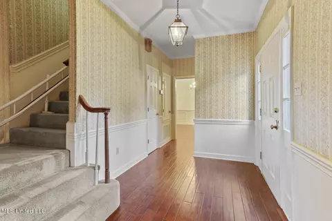 Entry Way - 2060 Sheffield Dr, Jackson, MS 39211 photo 1 of 1