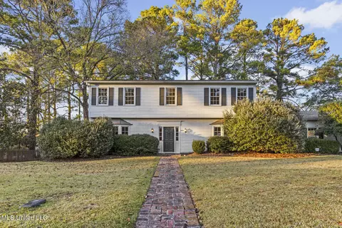 2060 Sheffield Dr, Jackson, MS 39211
