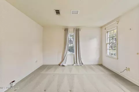Bedroom - 2060 Sheffield Dr, Jackson, MS 39211 photo 2 of 4