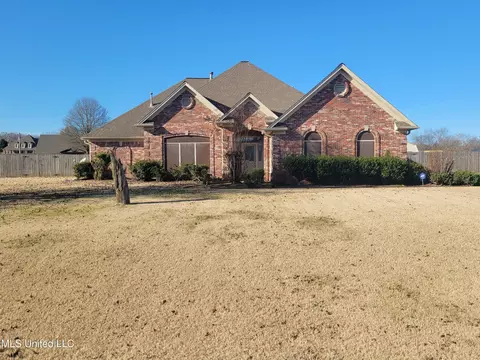 13165 Coldwater Dr, Olive Branch, MS 38654