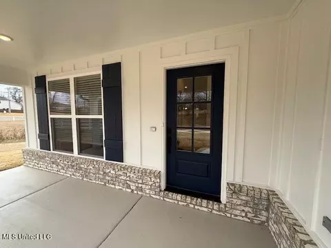 Exterior - 4297 Olivia Cir, Olive Branch, MS 38654 photo 4 of 4