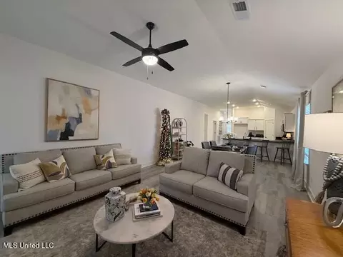 Living - 4297 Olivia Cir, Olive Branch, MS 38654 photo 2 of 2
