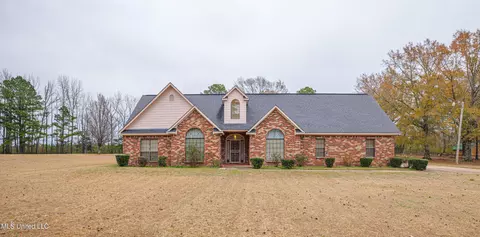 259 E Cobbville Dr, Canton, MS 39046