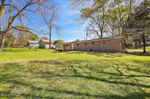 Exterior - 1043 Cotton St, Wesson, MS 39191 photo 3 of 4