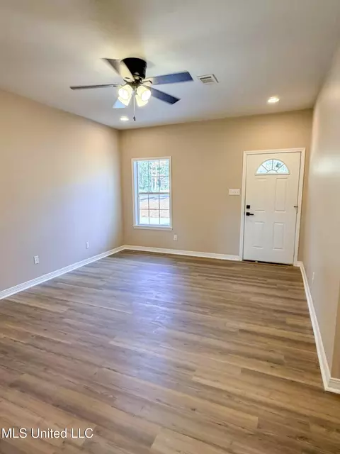 Living - 2860 Highway 184, Bude, MS 39630 photo 1 of 4