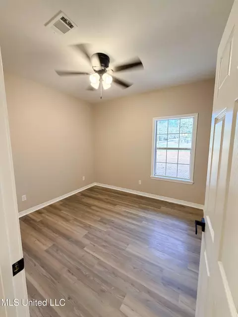 Bedroom - 2860 Highway 184, Bude, MS 39630 photo 1 of 5
