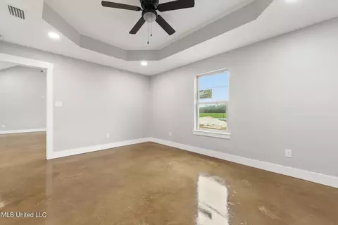 Living - 3248 Stonecypher Rd, Lucedale, MS 39452 photo 3 of 3