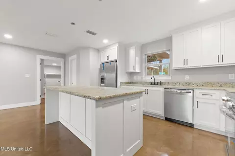 Kitchen - 3248 Stonecypher Rd, Lucedale, MS 39452 photo 2 of 5