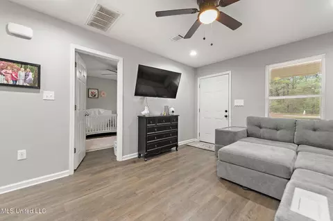Entry Way - 196 C Easley Rd, Lucedale, MS 39452 photo 1 of 2