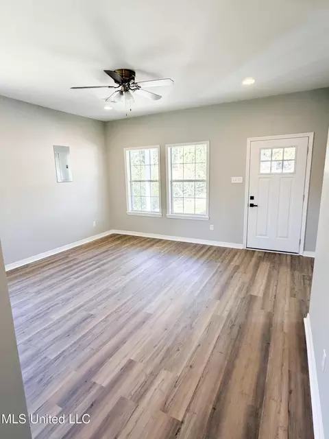 Living - 2856 E Mississippi 184, Bude, MS 39630 photo 1 of 2