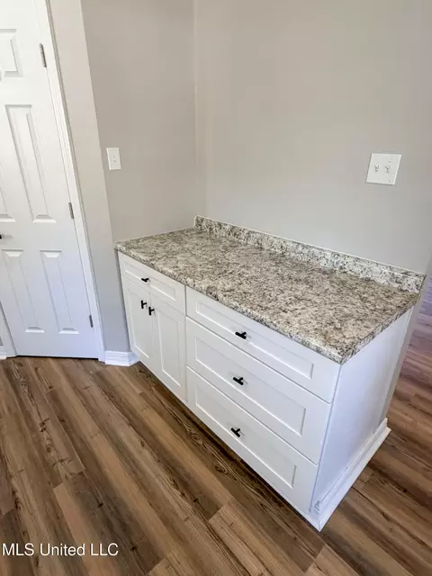 Kitchen - 2856 E Mississippi 184, Bude, MS 39630 photo 4 of 5