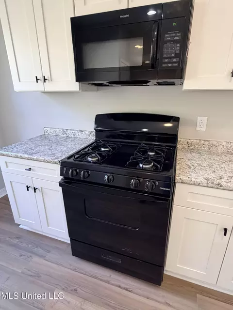 Kitchen - 2856 E Mississippi 184, Bude, MS 39630 photo 3 of 5