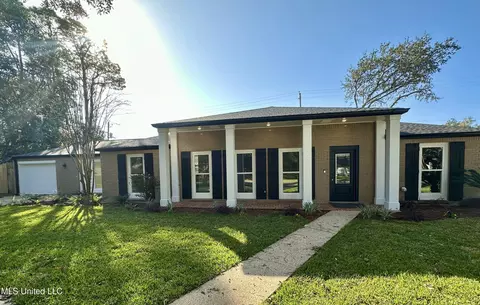 305 W Westview Dr, Biloxi, MS 39531