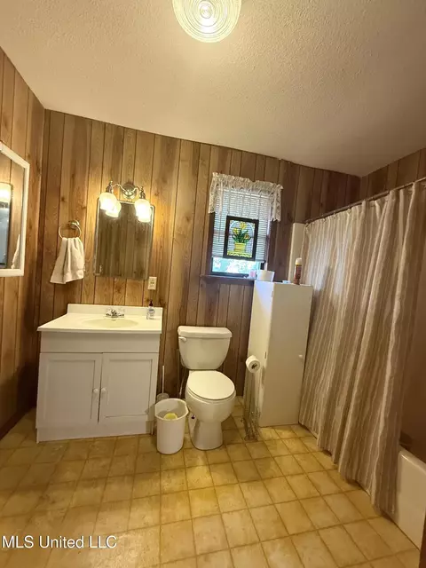 Bath - 114 Holly Ln, Lucedale, MS 39452 photo 1 of 1