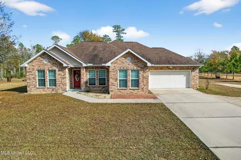 19270 Fenton Dedeaux Rd, Kiln, MS 39556