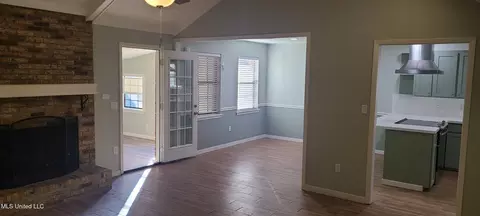 Living - 127 Cypress Dr, Madison, MS 39110 photo 1 of 5