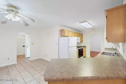 7643 Broken Hickory Dr, Walls, MS 38680 photo 10