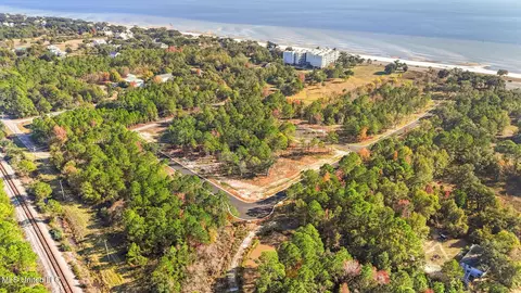 101 Lady Mary Ave, Pass Christian, MS 39571