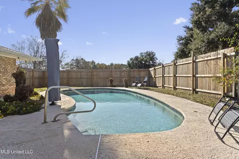 Exterior - 515 Mockingbird Dr, Long Beach, MS 39560 photo 10 of 15