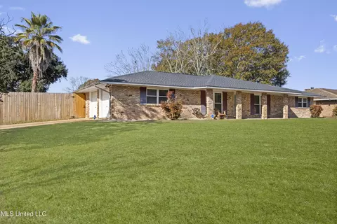 Exterior - 515 Mockingbird Dr, Long Beach, MS 39560 photo 3 of 15