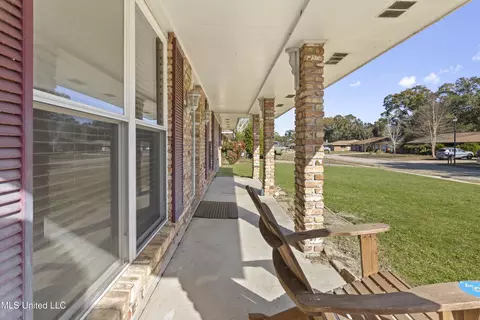 Exterior - 515 Mockingbird Dr, Long Beach, MS 39560 photo 5 of 15