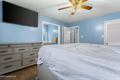 Bedroom - 515 Mockingbird Dr, Long Beach, MS 39560 photo 2 of 4