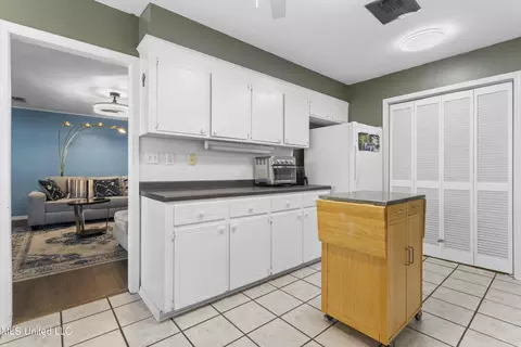 Kitchen - 515 Mockingbird Dr, Long Beach, MS 39560 photo 1 of 3