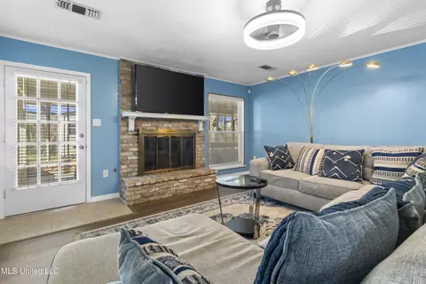 Living - 515 Mockingbird Dr, Long Beach, MS 39560 photo 1 of 1