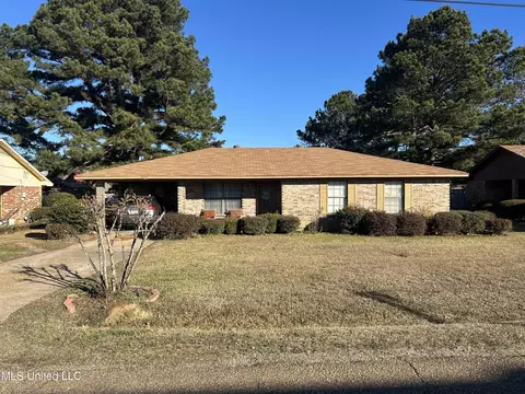 922 W Franklin St, Canton, MS 39046