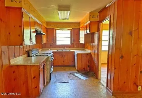 Kitchen - 5729 Angle St, Jackson, MS 39206 photo 2 of 2