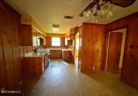 Entry Way - 5729 Angle St, Jackson, MS 39206 photo 1 of 1